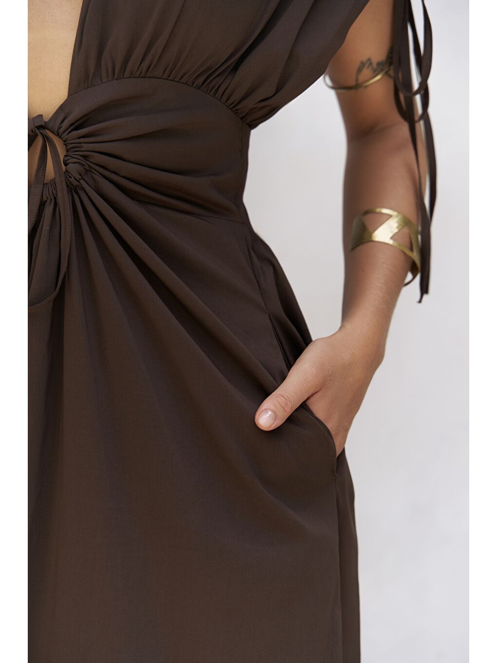 Kahverengi Manarola Büzgü Detay Kahve Uzun Elbise-6