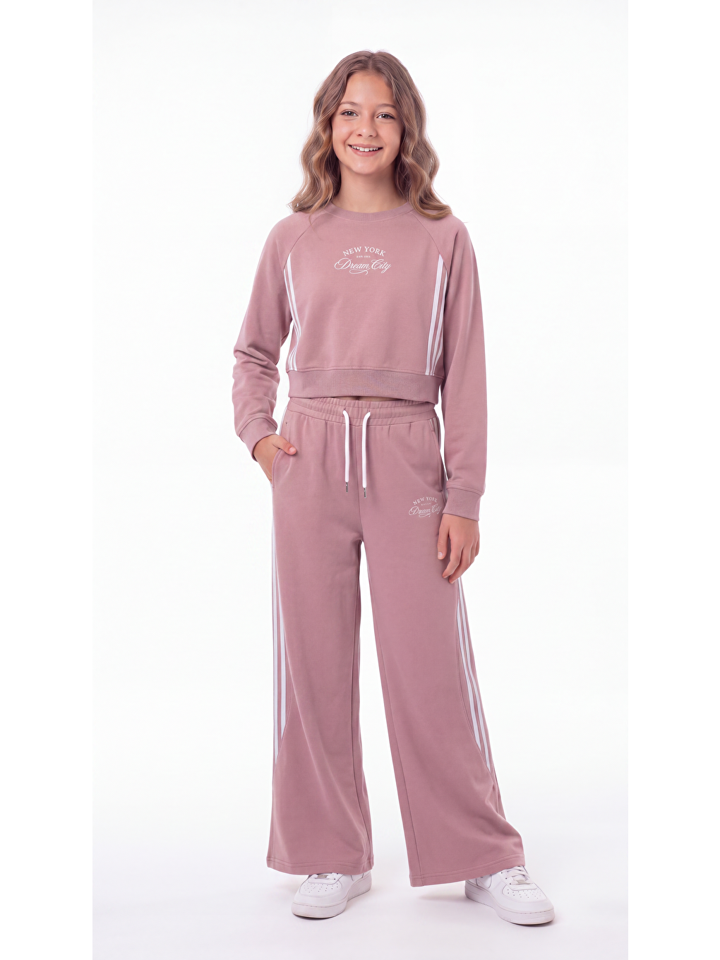 Pembe New York Dream City Baskılı Yumaşak Dokulu-comfort Kumaş Kız Çocuk Alt Üst Eşofman Takımı-1