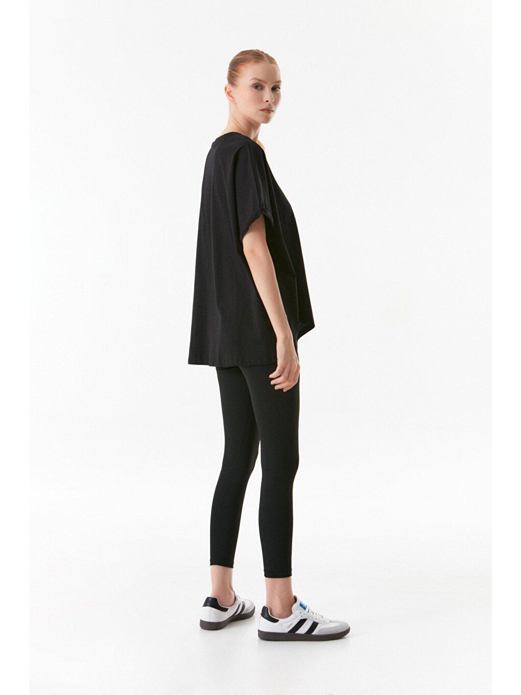 Siyah Yazı Baskılı Bisiklet Yaka Oversize Tişört-3