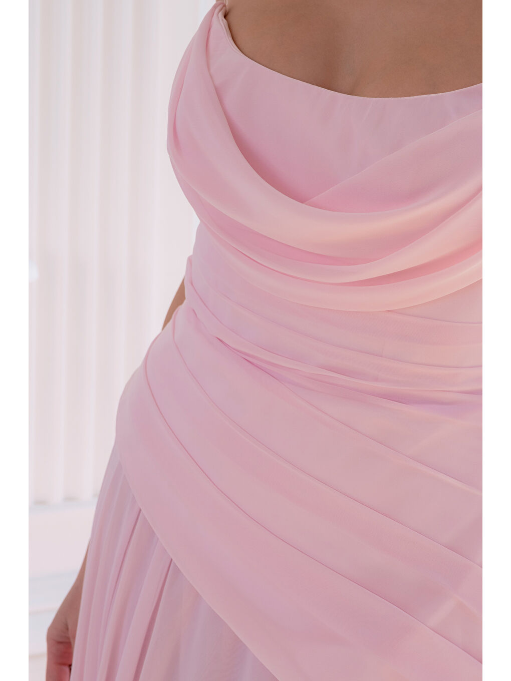 Pembe Kadın Pudra Dar Kalıp Korseli Şifon Fular Detaylı Uzun Abiye Elbise-3