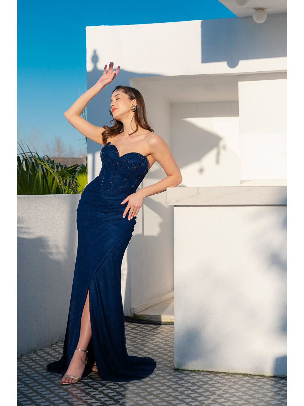 Kadın Lacivert Dar Kalıp Dantel Detay Straplez Yaka Uzun Abiye Elbise