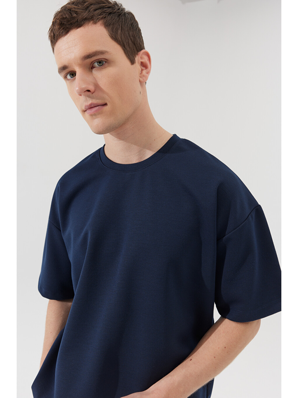 Erkek Lacivert Oversize Bol Kesim Bisiklet Yaka Kısa Kollu Sweatshirt-2