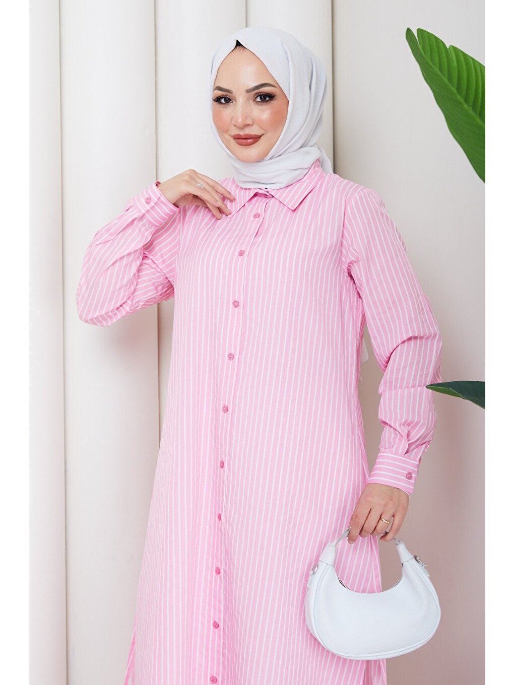 Kadın Boydan Düğmeli Pembe Çizgili Tesettür Gömlek Elbise-4