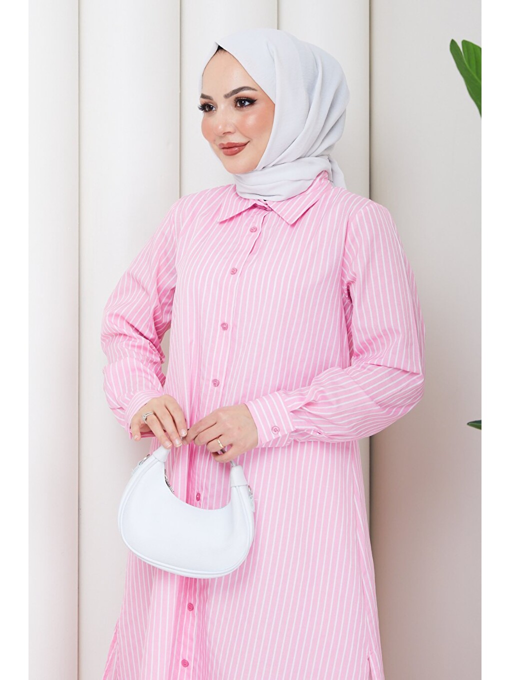 Kadın Boydan Düğmeli Pembe Çizgili Tesettür Gömlek Elbise-5