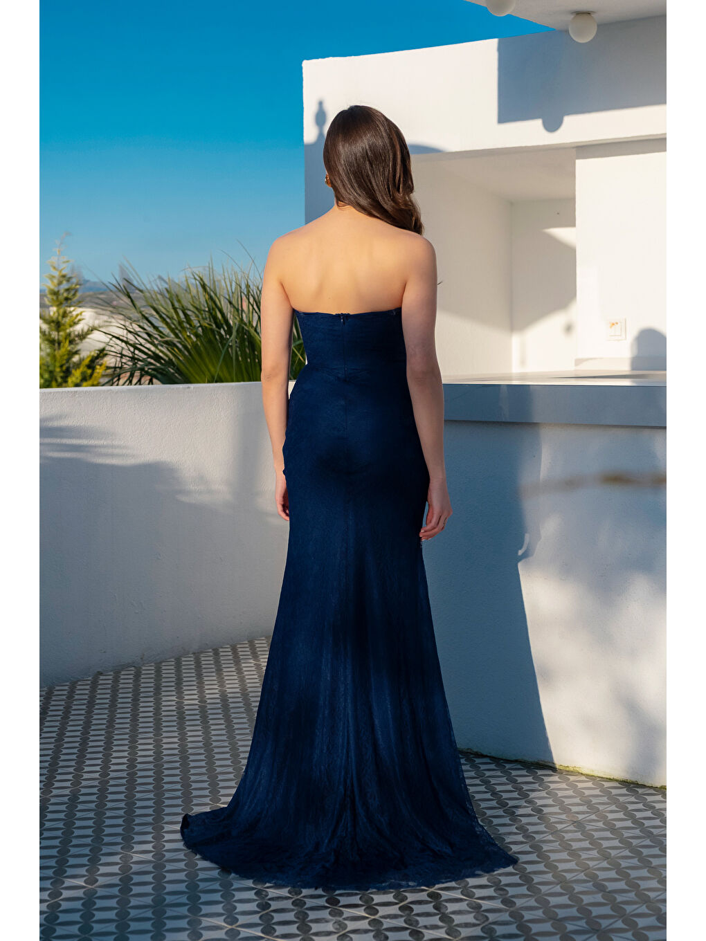 Kadın Lacivert Dar Kalıp Dantel Detay Straplez Yaka Uzun Abiye Elbise-5