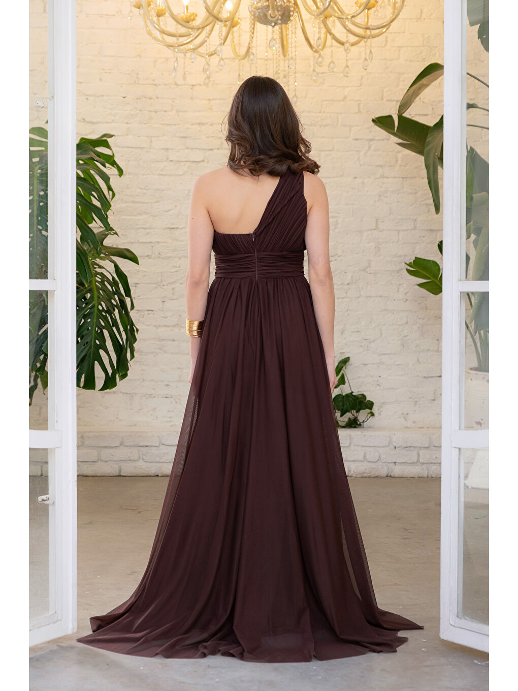 Kadın Kahverengi Tek Omuz Yırtmaçlı Uzun Abiye Elbise-5