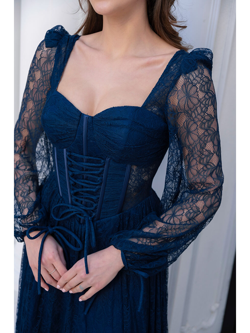 Kadın Lacivert Dar Kalıp Uzun Kol Bacak Dekolteli Dantelli Abiye Elbise-3