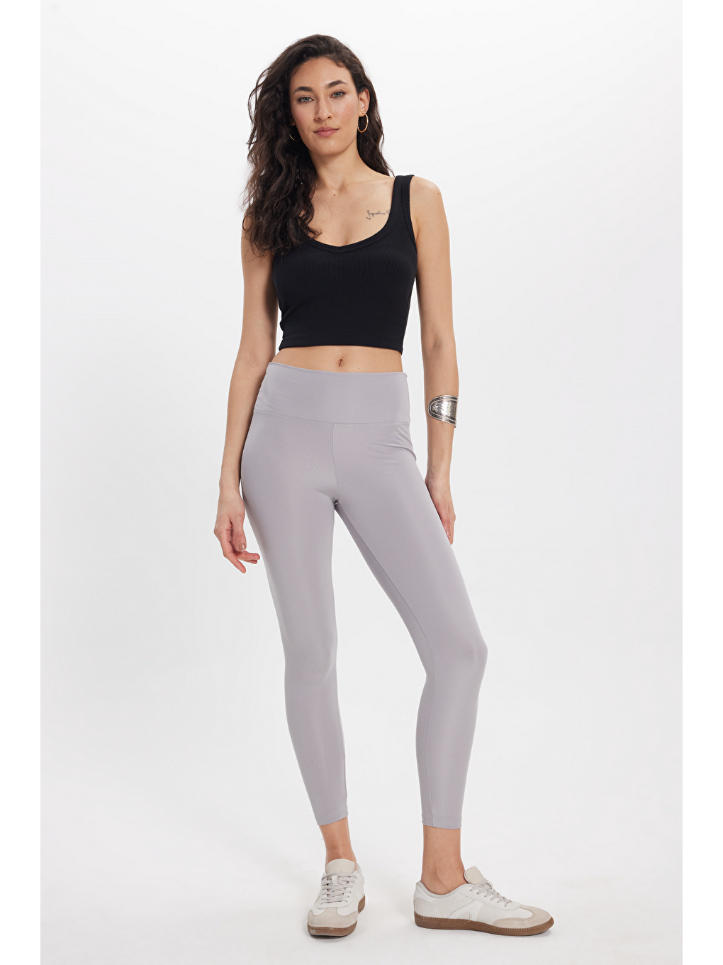 Kadın Slim Fit Dar Kesim Pamuklu Fitilli Kalın Askılı Basic Siyah Crop Atlet-6