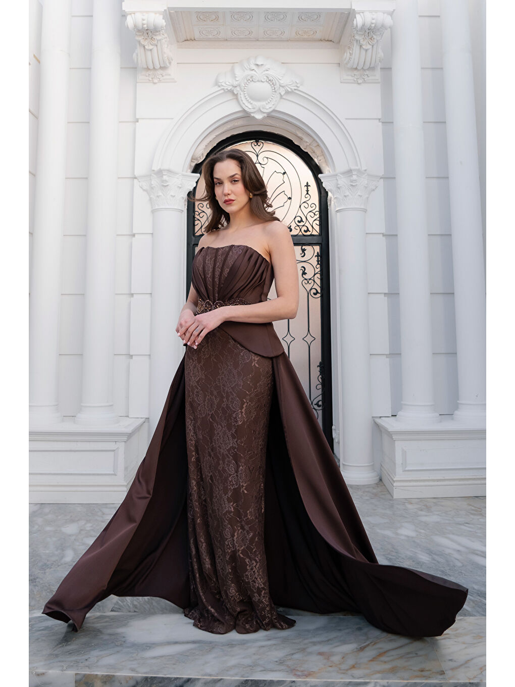 Kadın Kahverengi Straplez Yaka Dantel Detay Uzun Abiye Elbise