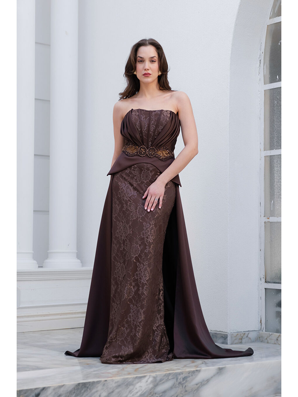 Kadın Kahverengi Straplez Yaka Dantel Detay Uzun Abiye Elbise-1