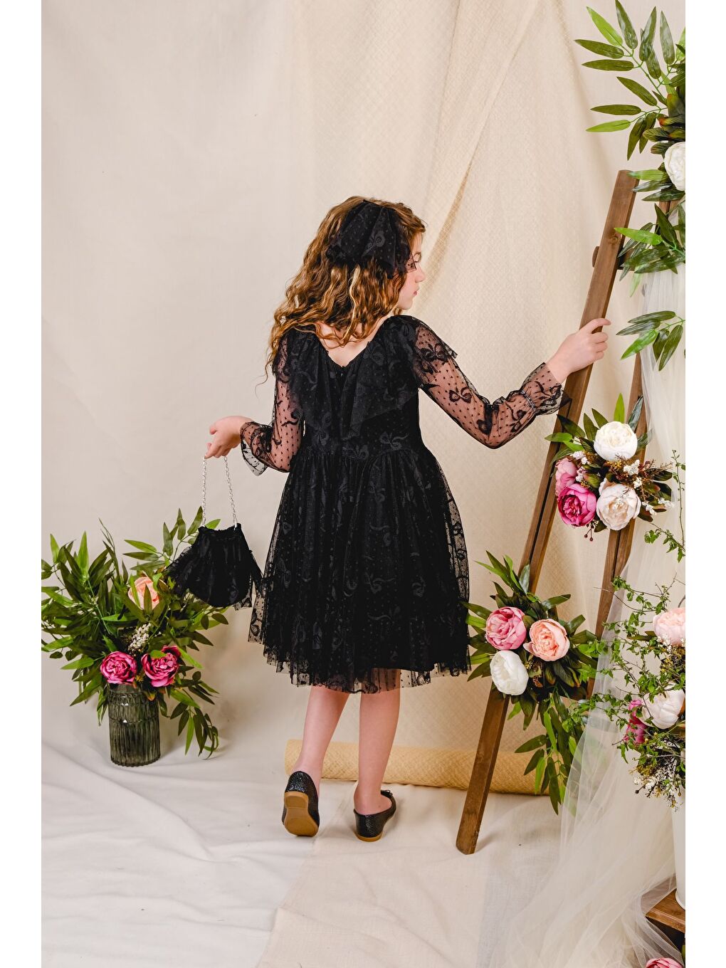 Siyah Fiyonk Desen Dantel Elbise-8