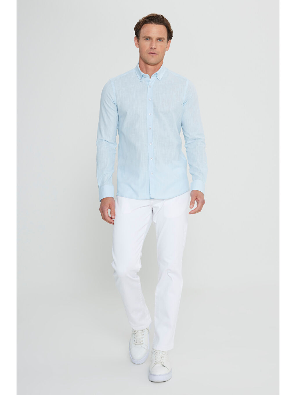 Erkek Açık Mavi %100 Pamuk Oxford Slim Fit Dar Kesim Düğmeli Yaka Flamlı Gömlek-1