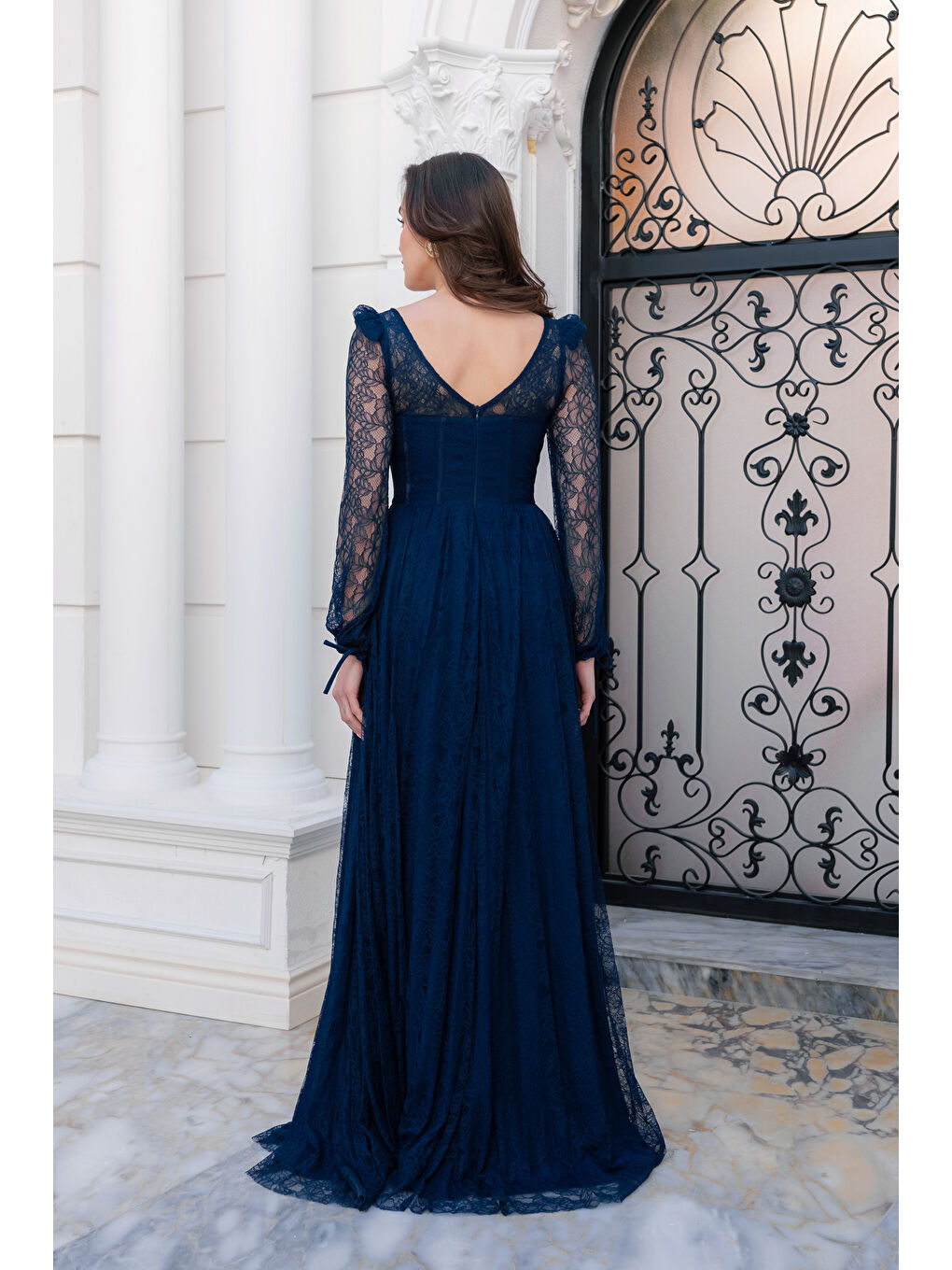 Kadın Lacivert Dar Kalıp Uzun Kol Bacak Dekolteli Dantelli Abiye Elbise-5