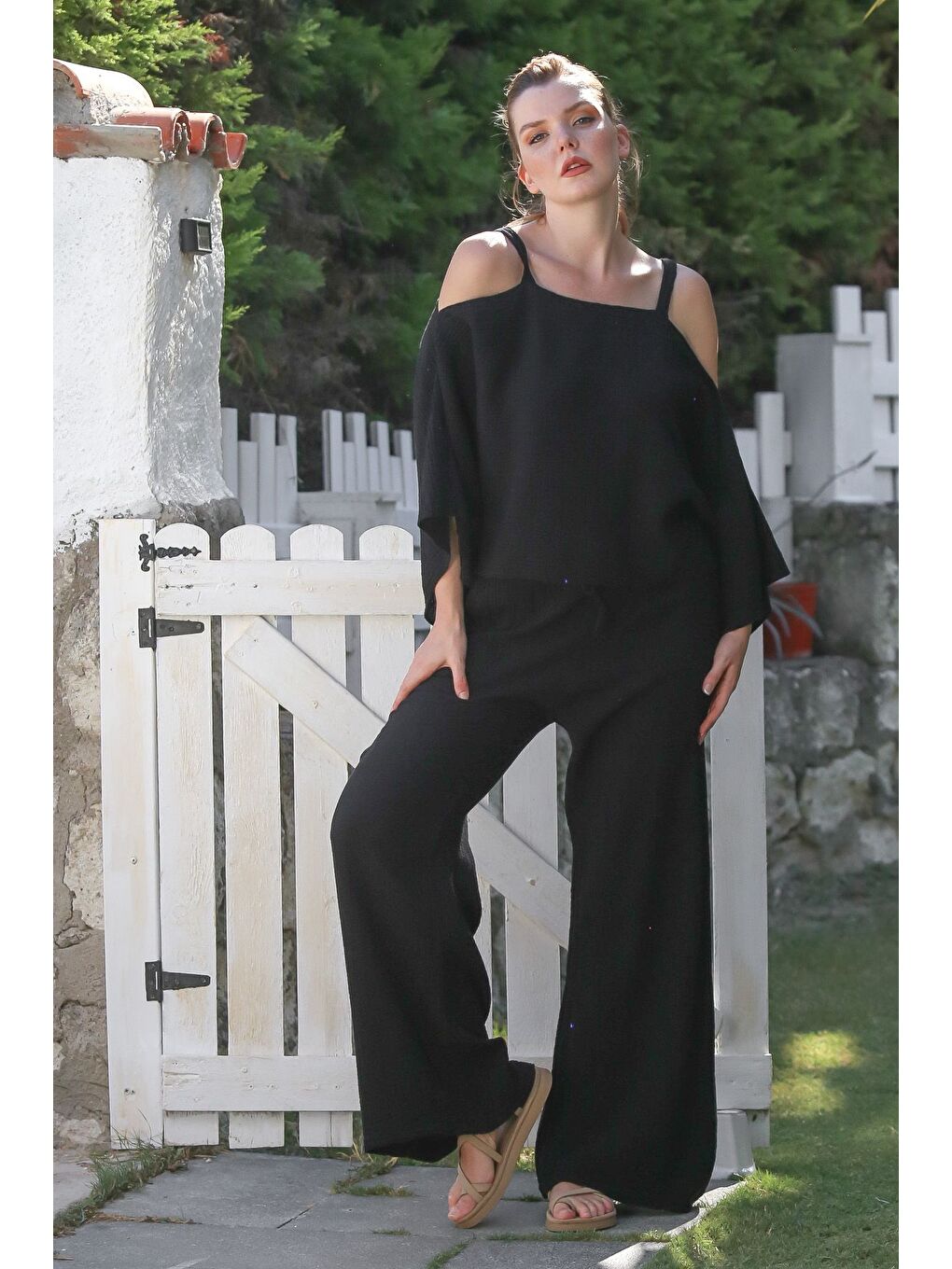 Siyah Carmen Yaka Mendil Kol Cepli Yıkamalı Lastikli Bel Geniş Paça Müslin Dokuma Takım 52-108 65-65-4