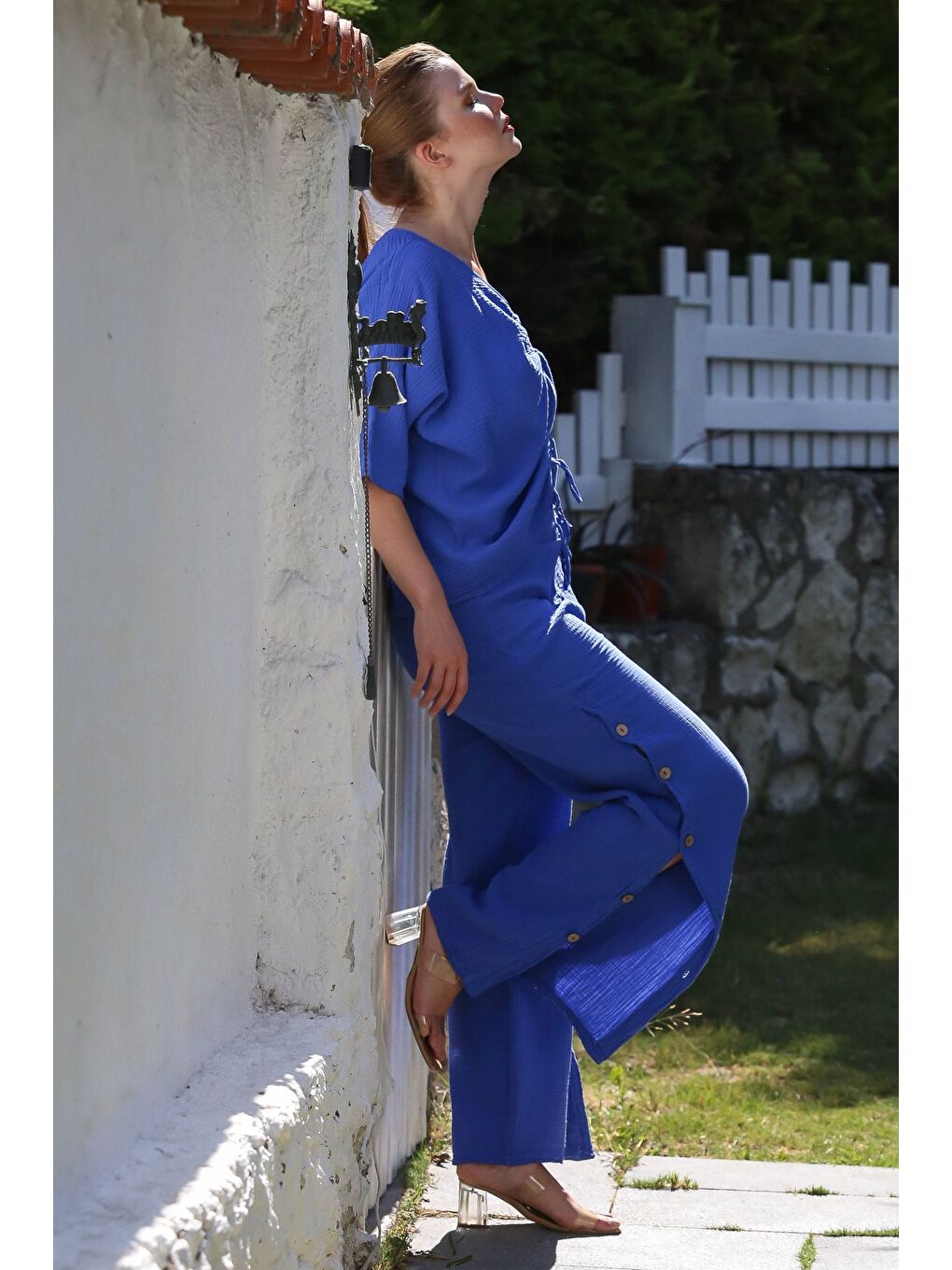 Saks Mavisi V Yaka Düğmeli 3/4 Kol Cepli Yıkamalı Lastikli Bel Geniş Paça Dokuma Takım 60-105 70-60-2