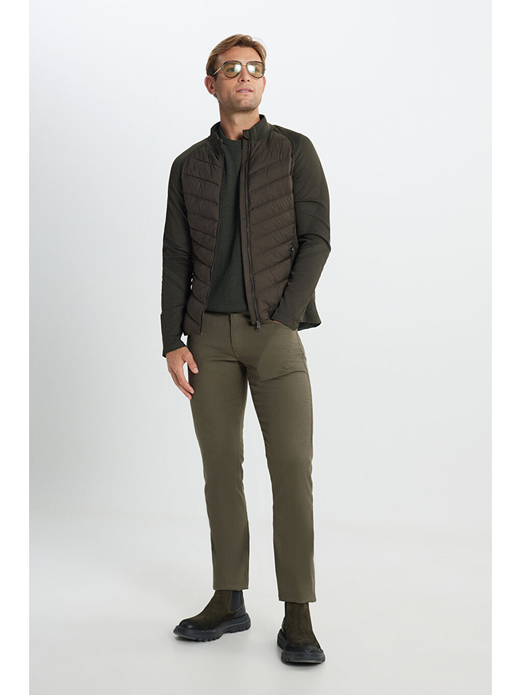 Erkek Yeşil Standart Fit Normal Kesim Dik Yaka Fermuarlı Yan Cepli Desenli Kapitone Mont-1