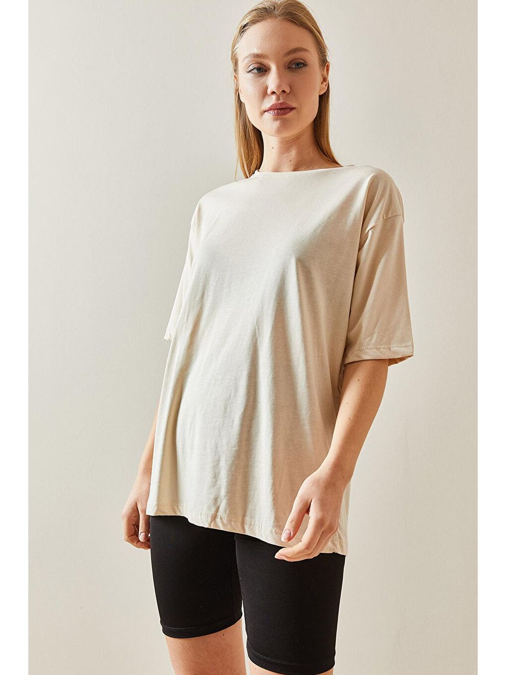 XHAN Ekru Krem Bisiklet Yaka Basic Oversize T-Shirt 4KXK1-47895-22