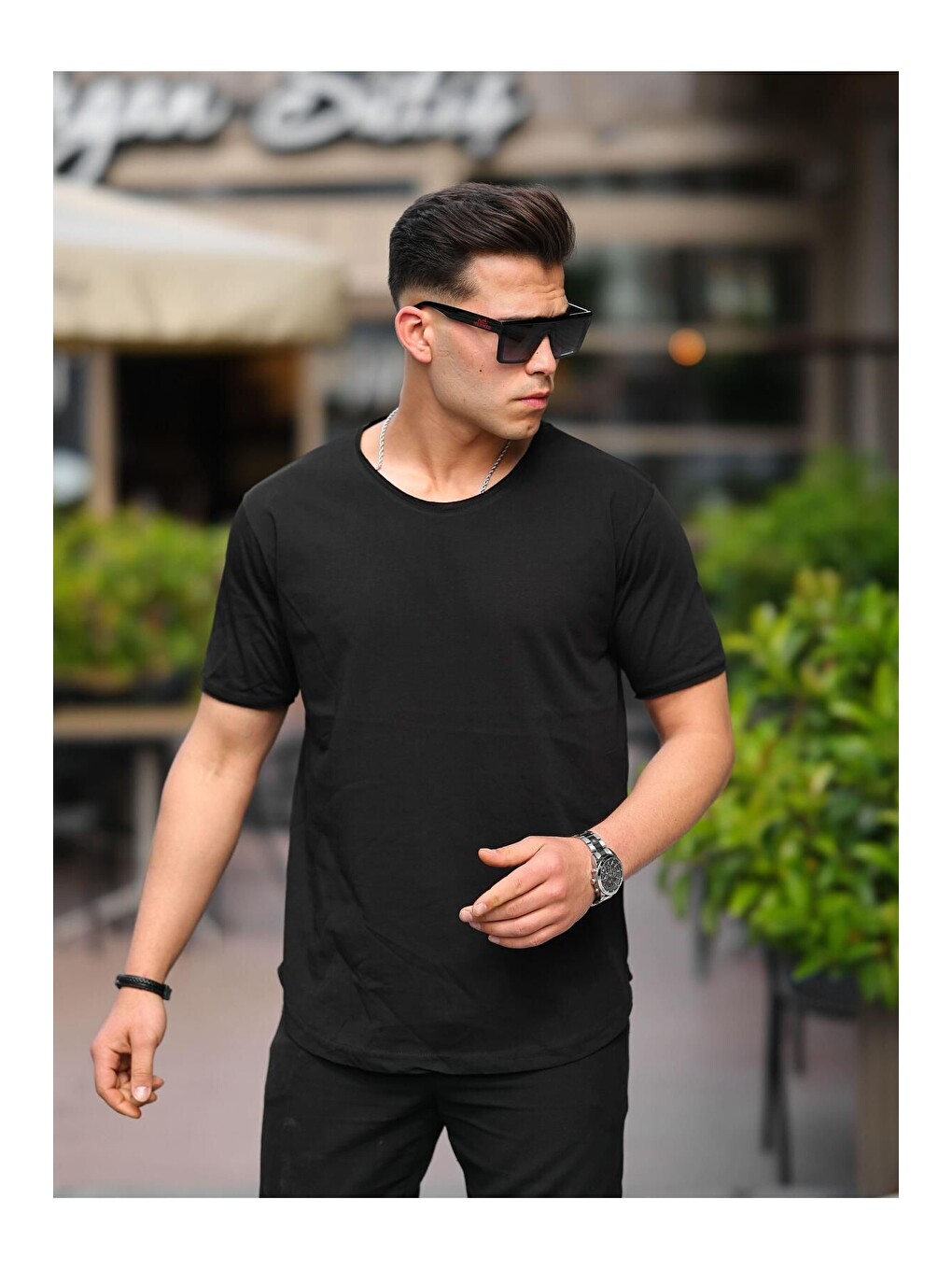 Siyah Erkek Oval Kesim Slim Fit Pis Yaka Salaş T- Shirt