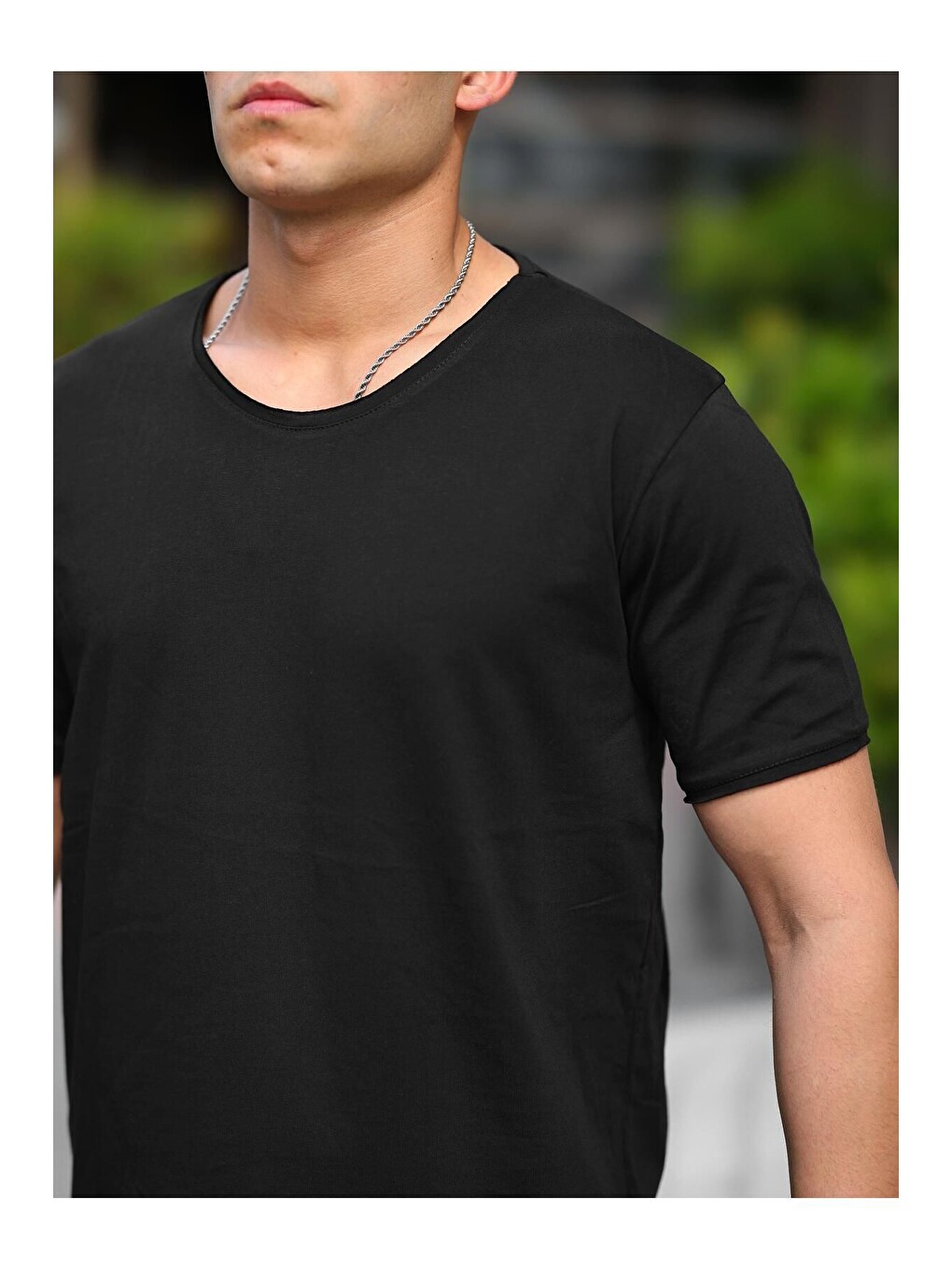 Siyah Erkek Oval Kesim Slim Fit Pis Yaka Salaş T- Shirt-1