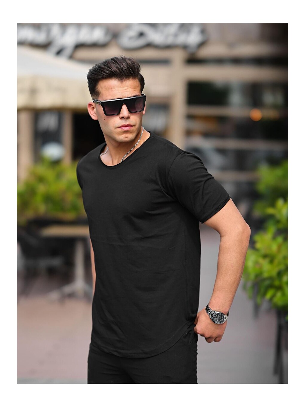Siyah Erkek Oval Kesim Slim Fit Pis Yaka Salaş T- Shirt-2