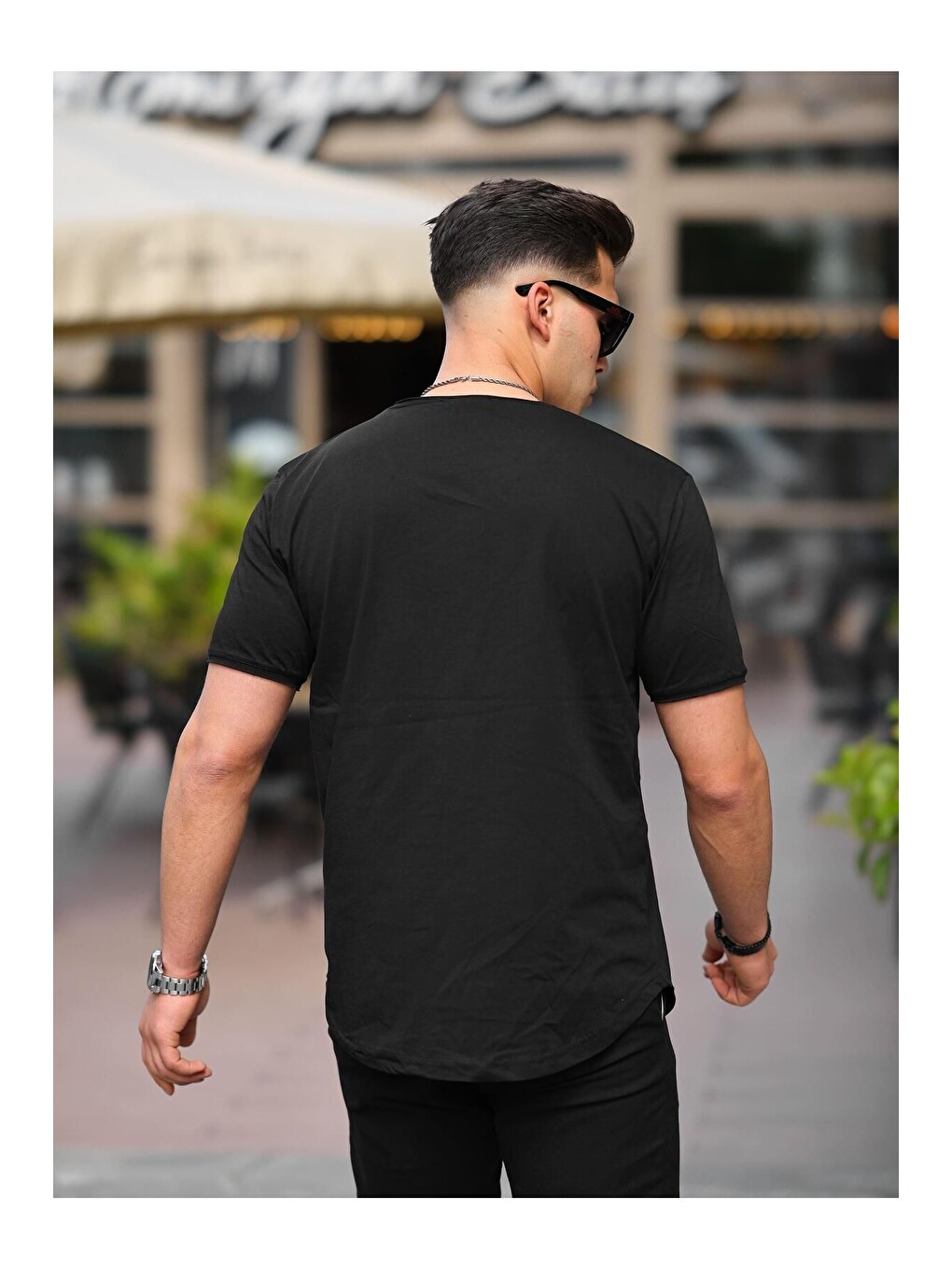 Siyah Erkek Oval Kesim Slim Fit Pis Yaka Salaş T- Shirt-3