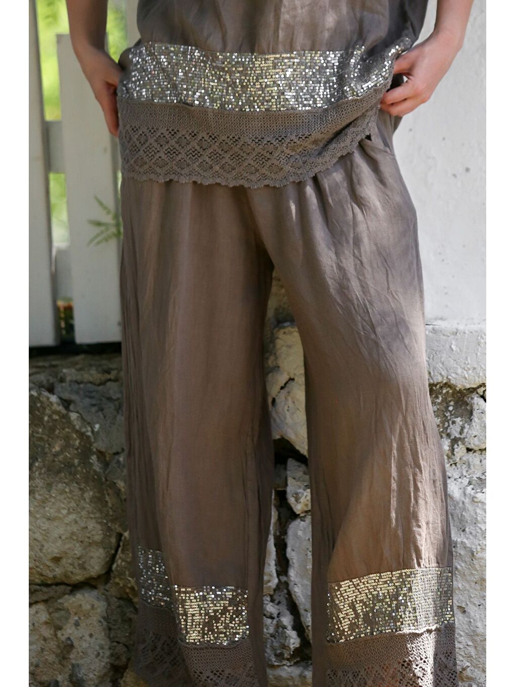 Bej İtalyan Vizon Havuz Yaka Düşük Kol Cepli Pul Payet Dantelli Keten Dokuma Takım 73-100 70-68-2