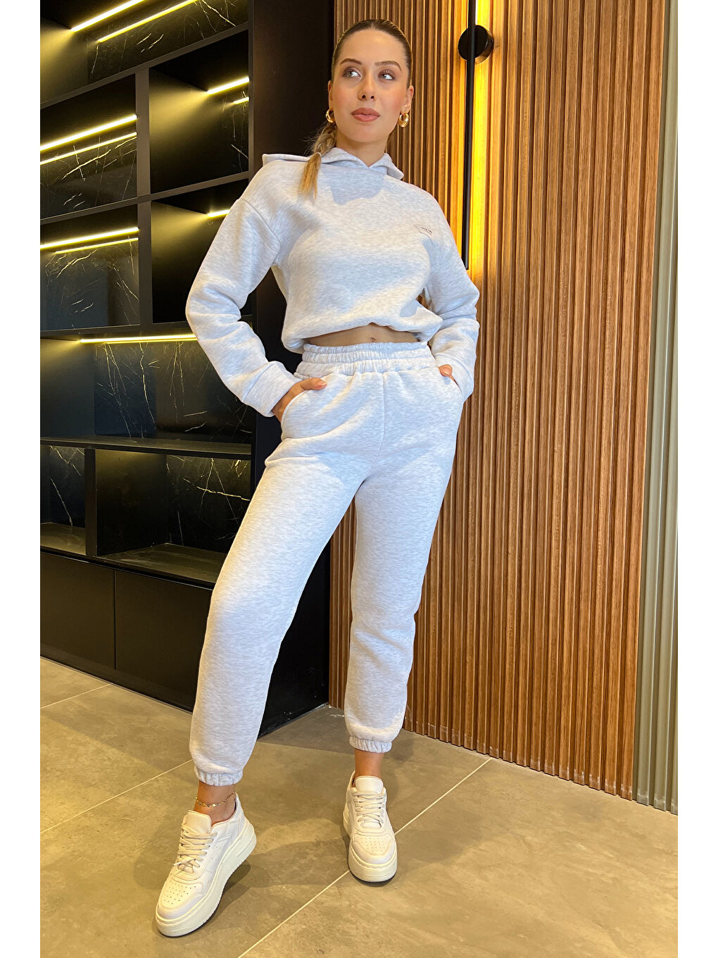 Gri Bel Ve Paça Lastikli Üç İplik Şardonlu Kadın Eşofman Takımı-1