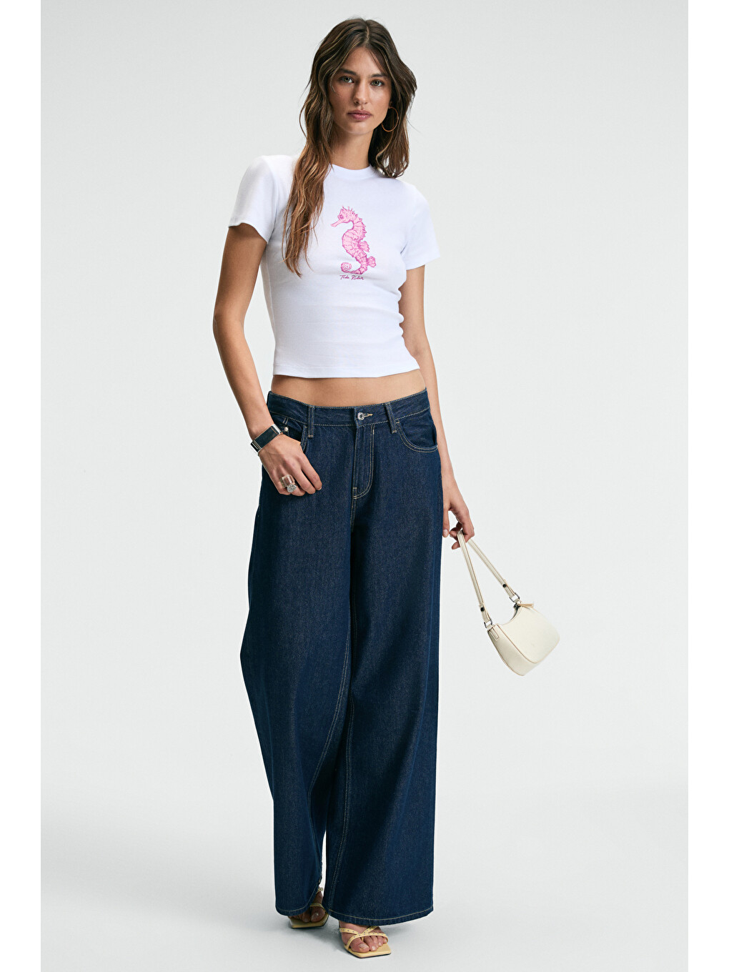 Athea Kadın Bisiklet Yaka Kısa Kollu Önü Baskılı Slim Beyaz-pembe T-shirt-3