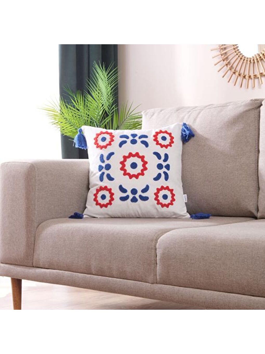 Kahverengi Soft Yapraklı Punch Kırlent - Kiremit - 45x45 cm