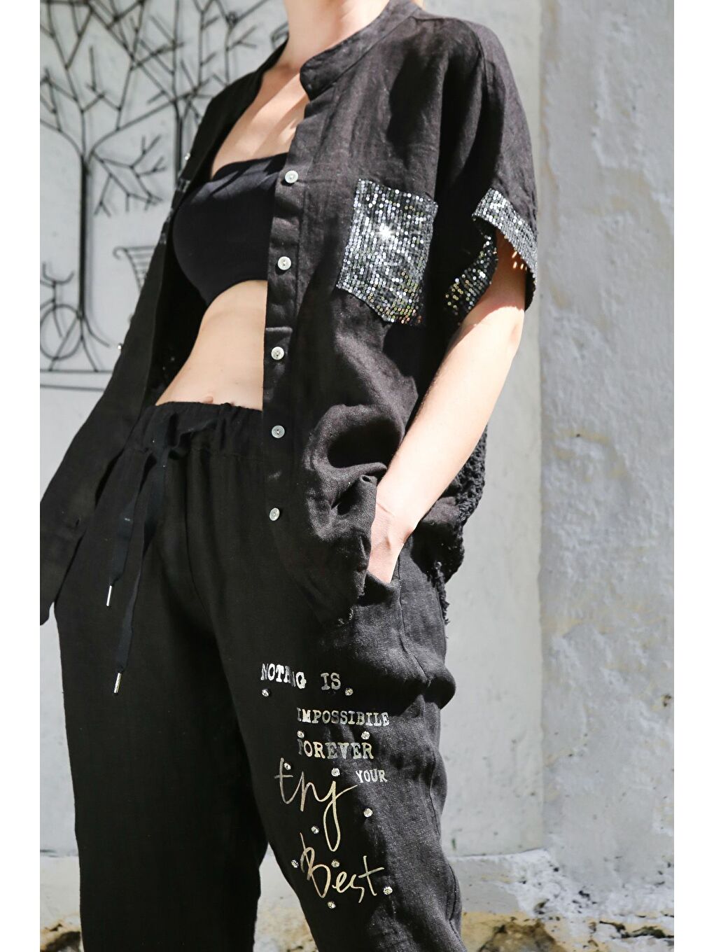 İtalyan Siyah Hakim Yaka Düşük Kol Düğmeli Cepli Pul Payet Varaklı Keten Dokuma Takım 70-100 65-65-4