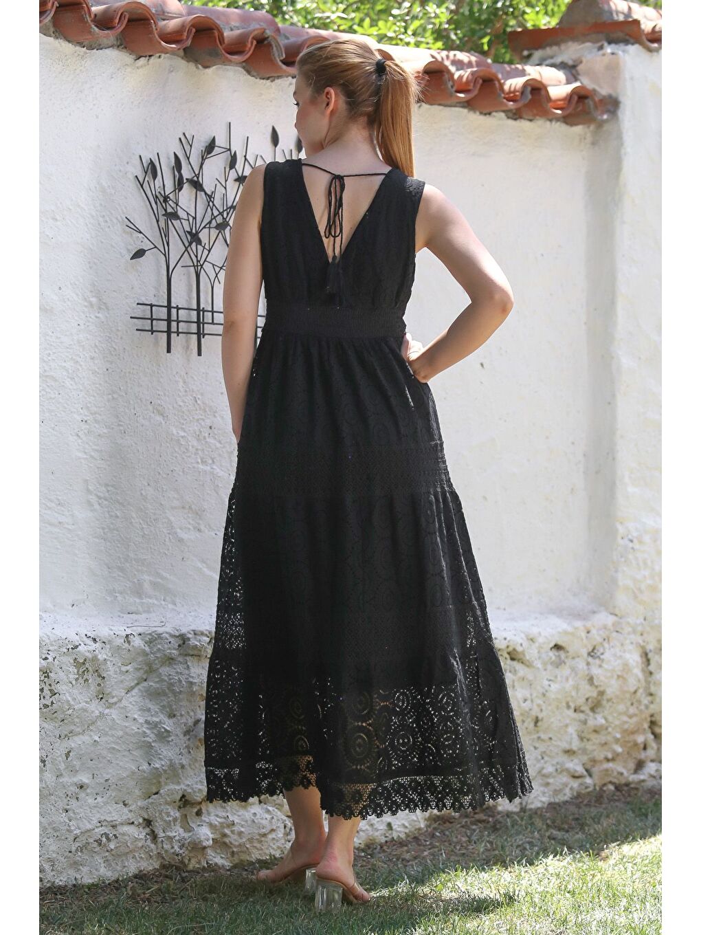 İtalyan Siyah V Yaka Kolsuz Astarlı Dantelli Püskül Detaylı Dokuma Elbise 140 53-1
