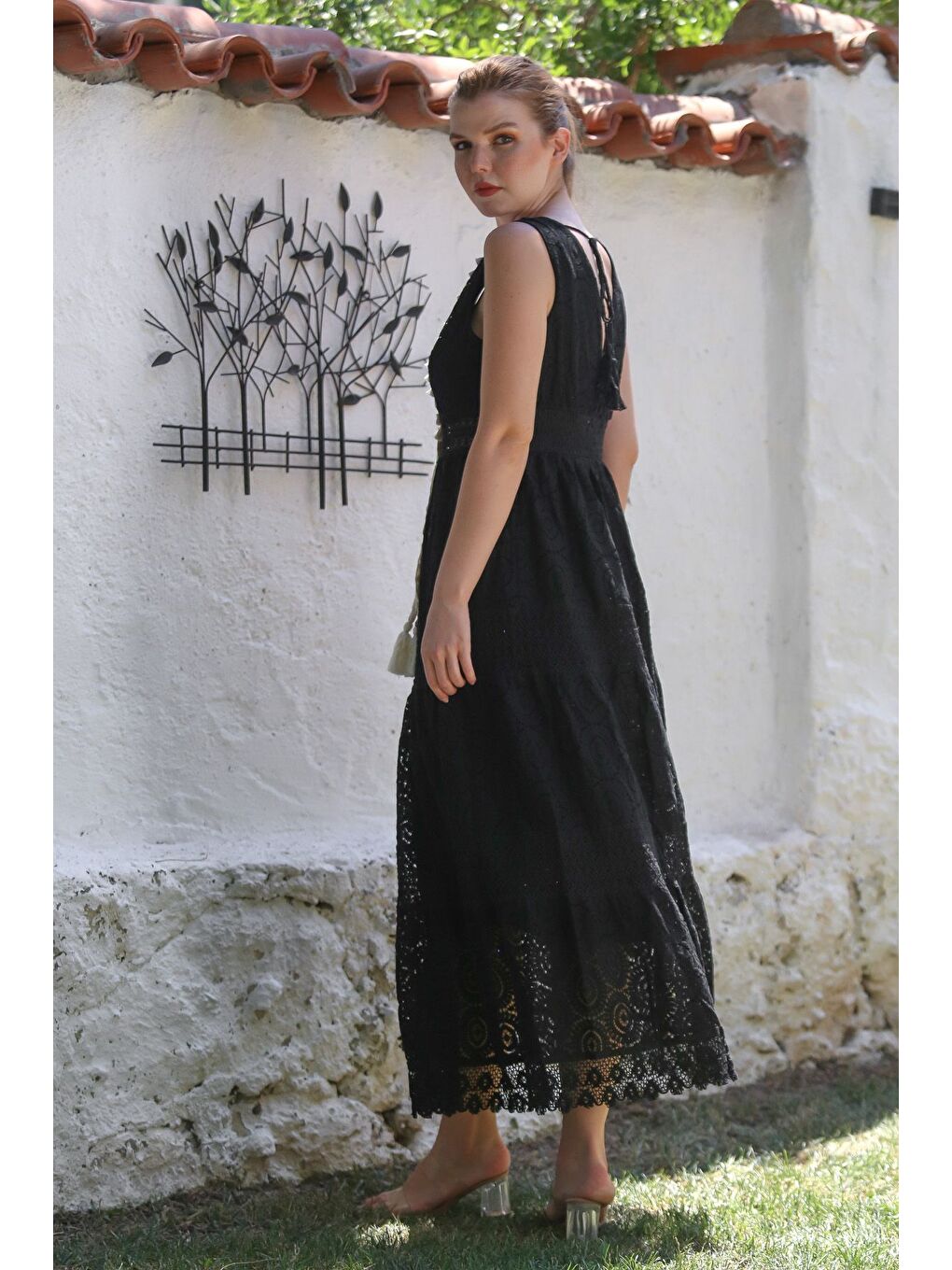 İtalyan Siyah V Yaka Kolsuz Astarlı Dantelli Püskül Detaylı Dokuma Elbise 140 53-3