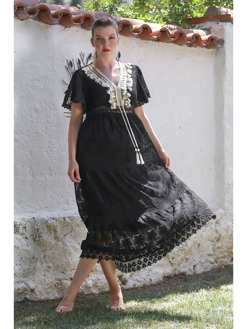 İtalyan Siyah V Yaka Kolsuz Astarlı Dantelli Püskül Detaylı Dokuma Elbise 140 53-5