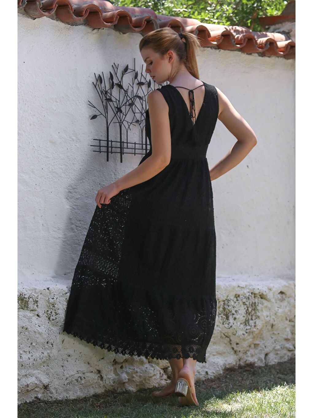 İtalyan Siyah V Yaka Kolsuz Astarlı Dantelli Püskül Detaylı Dokuma Elbise 140 53-7