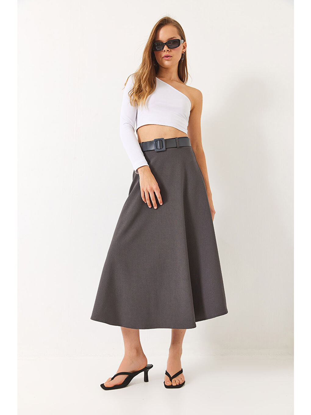 Gri Kadın Kemerli Kloş Örme Maxi Boy Etek-3