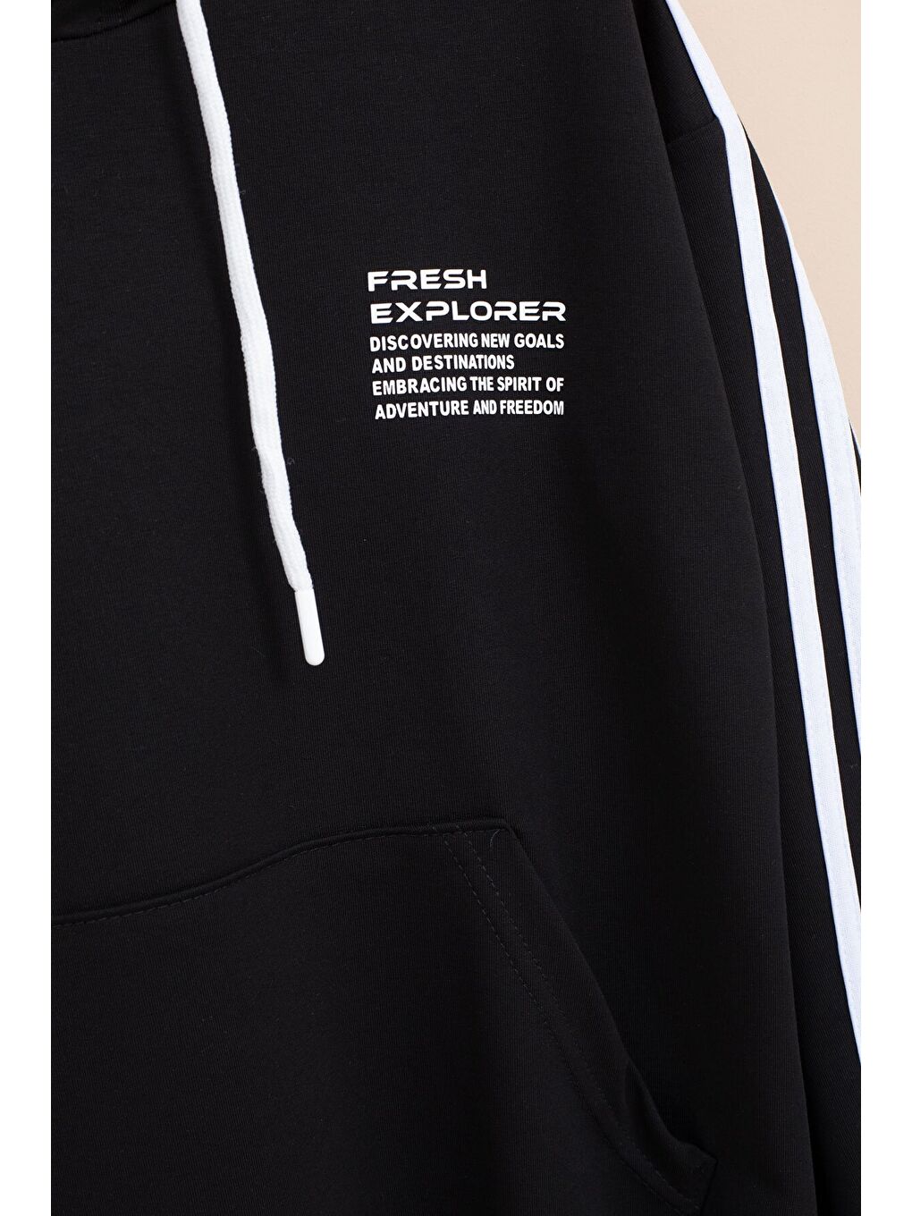 Siyah Şerit Detaylı Yazı Baskılı Kapüşonlu Erkek Çocuk Eşofman Takımı 21453-1