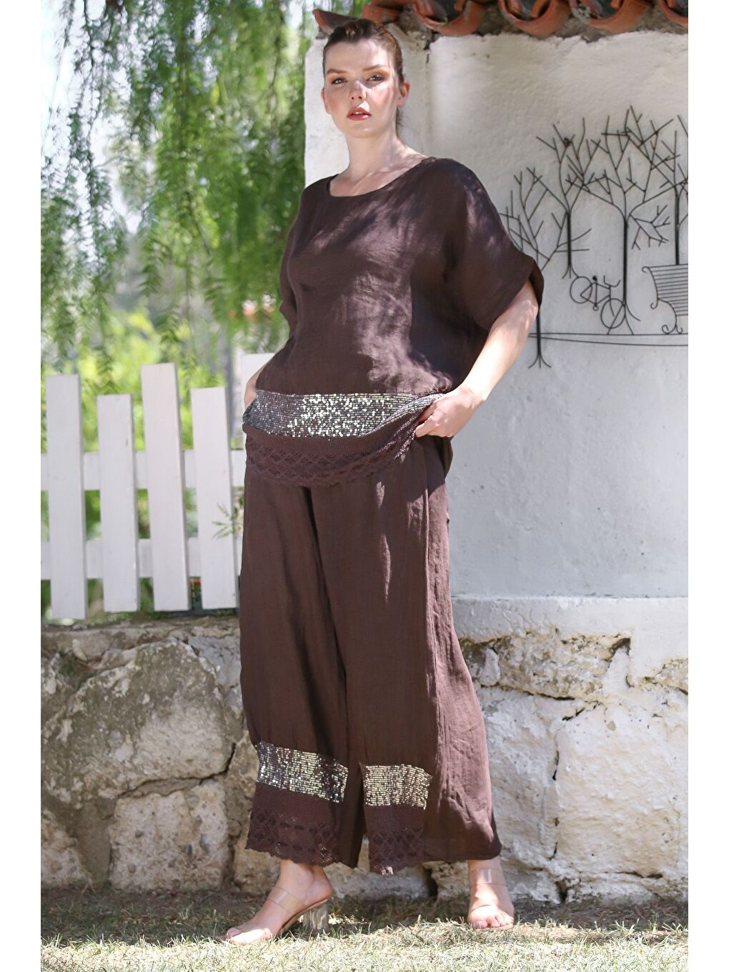 İtalyan Kahverengi Havuz Yaka Düşük Kol Cepli Pul Payet Dantelli Keten Dokuma Takım 73-100 70-68-5