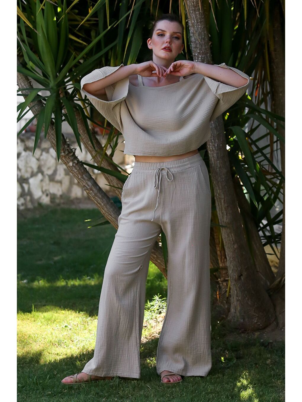 Bej Carmen Yaka Mendil Kol Cepli Yıkamalı Lastikli Bel Müslin Dokuma Takım 52-108 65-65-2