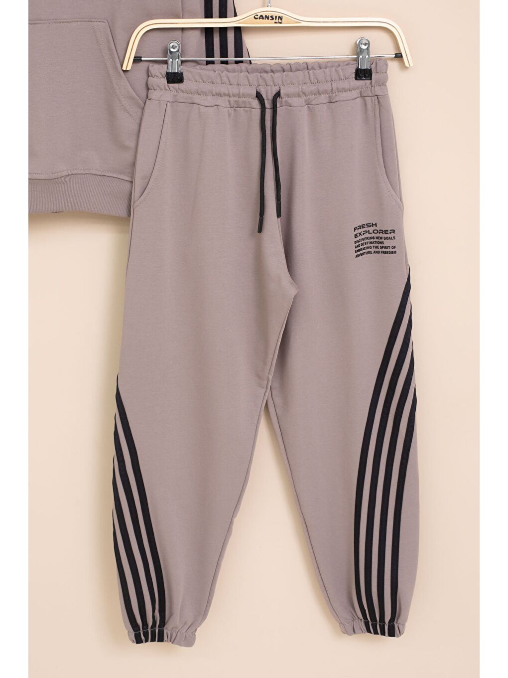 Kahverengi Şerit Detaylı Yazı Baskılı Kapüşonlu Erkek Çocuk Eşofman Takımı 21452-3