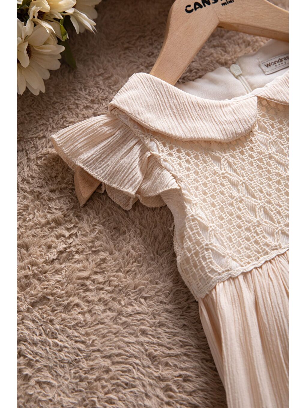 Ekru Krem Kolları Fırfırlı Dantel İşlemeli Kız Bebek Elbise 22665-2