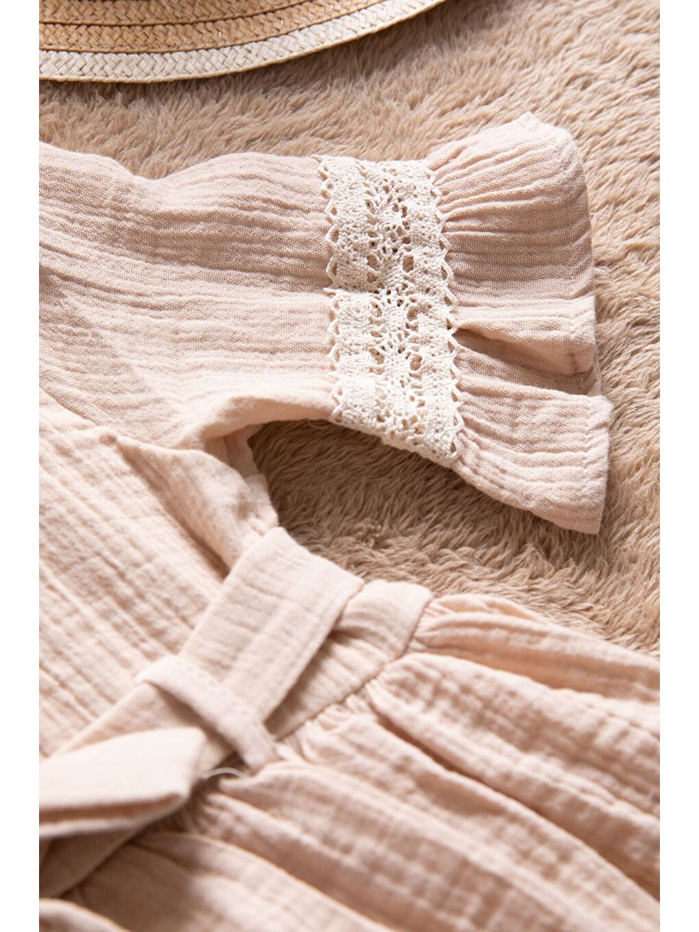 Bej Kolları Dantel Detaylı Kuşaklı Kız Çocuk Müslin Elbise 22670-3