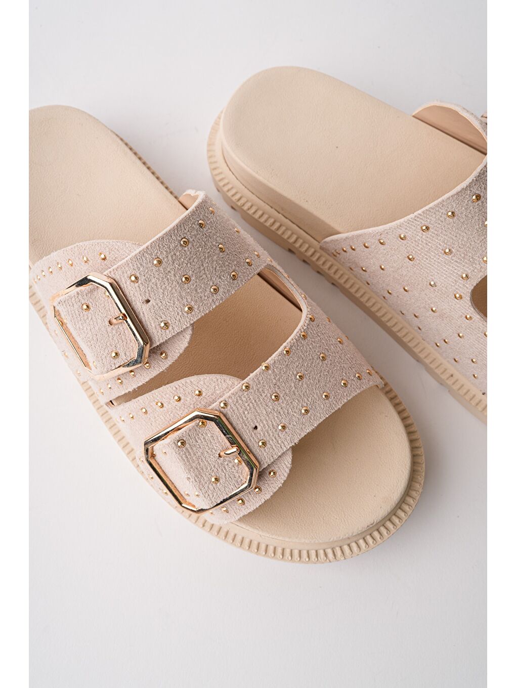 Bej ESTİVA Ayarlanabilir Çift Tokalı Zımbalı Günlük Kadın Terlik-4