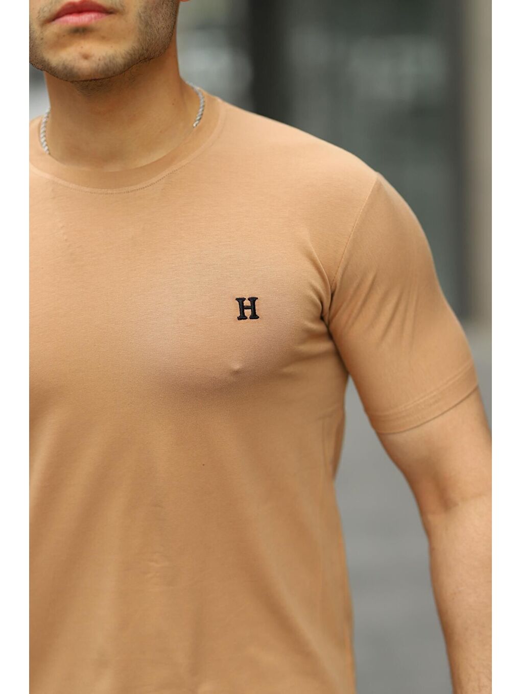 Kahverengi Erkek H Nakış Desenli Oversize Tshirt-1