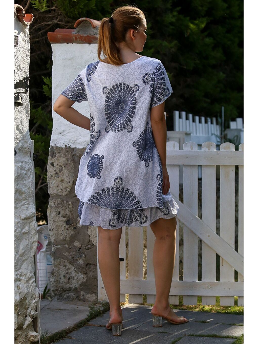 İtalyan Beyaz V Yaka Kısa Kol Mandala Desenli Astarlı Casual Keten Görünümlü Dokuma Elbise 95 65-1