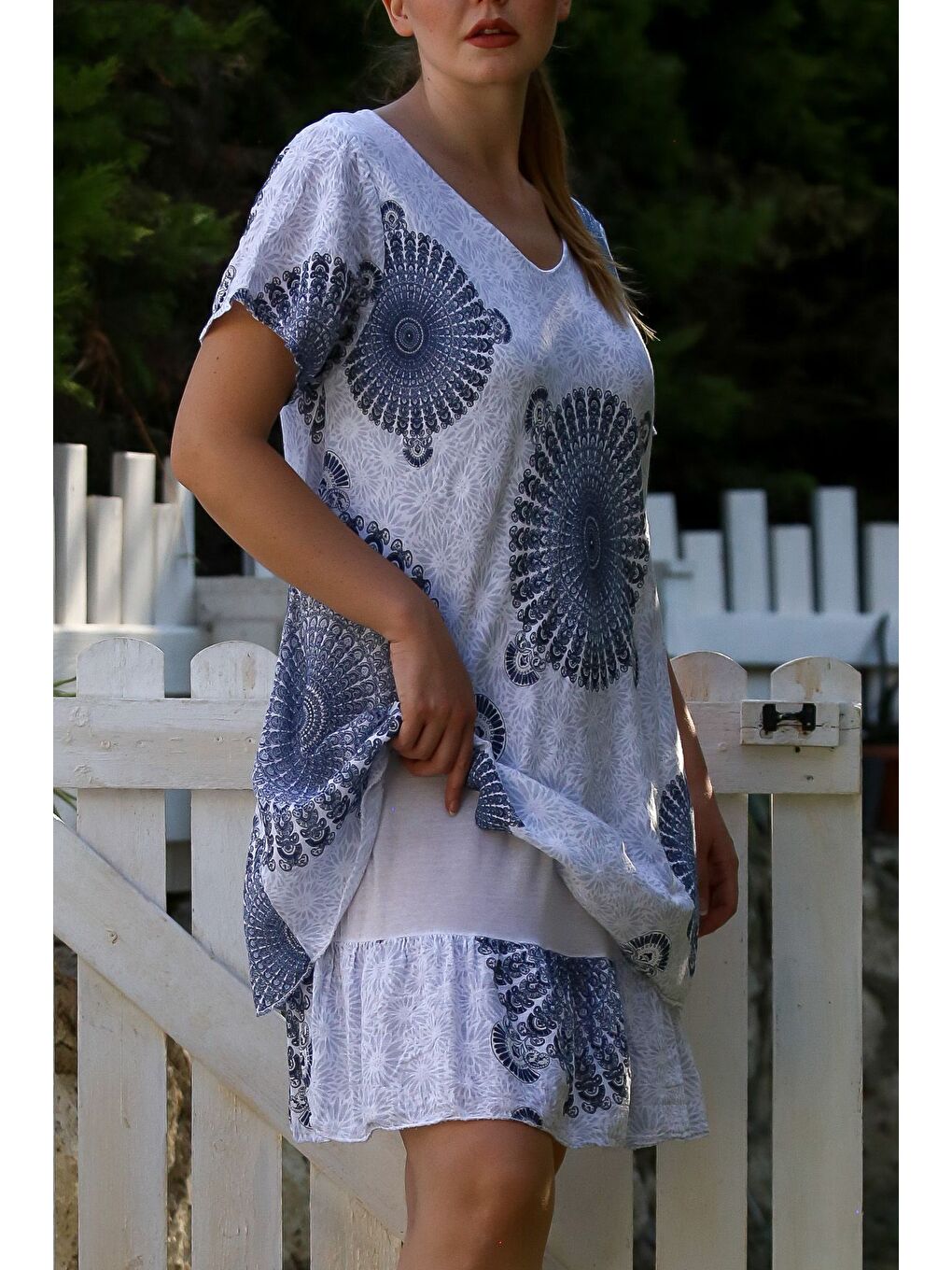 İtalyan Beyaz V Yaka Kısa Kol Mandala Desenli Astarlı Casual Keten Görünümlü Dokuma Elbise 95 65-2