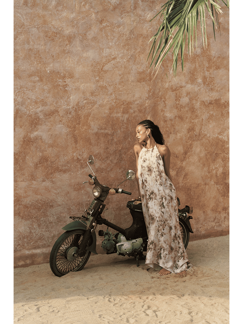 Lukmanje Boyundan Bağcıklı Bej Uzun Elbise-4