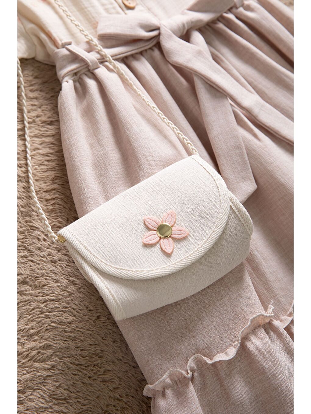 Bej Müslin Kumaş Desenli Kız Çocuk Çantalı Kısa Kol Elbise 22658-1