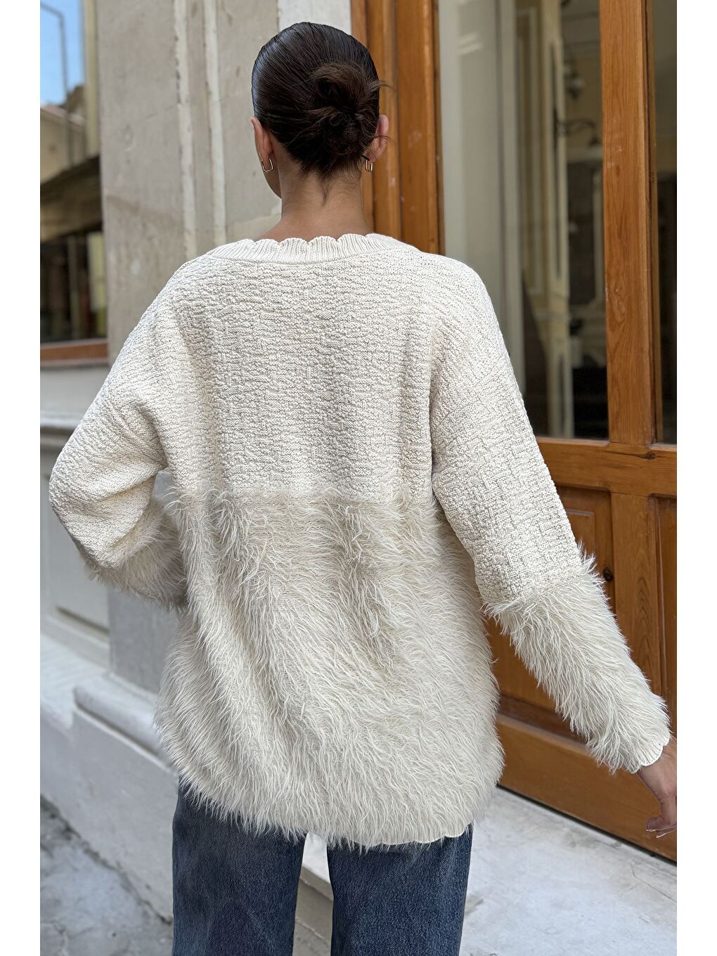 Ekru Gül Detaylı Sakallı Kadın Triko Hırka-5