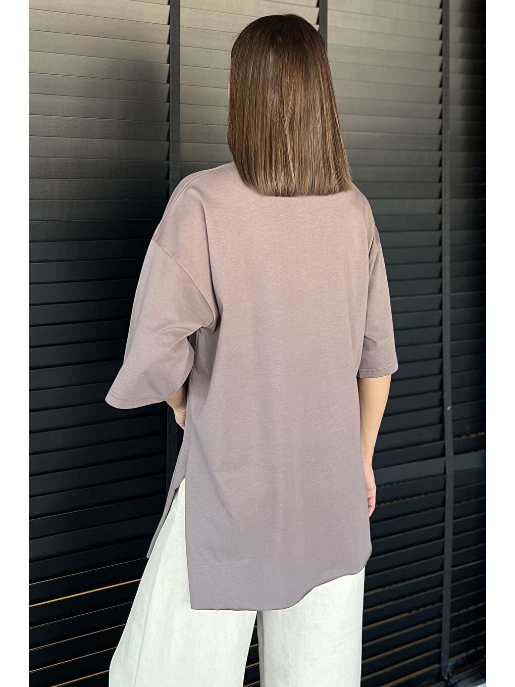 Bej Kadın Bisiklet Yaka Yan Yırtmaç Detaylı Salaş T-shirt-2