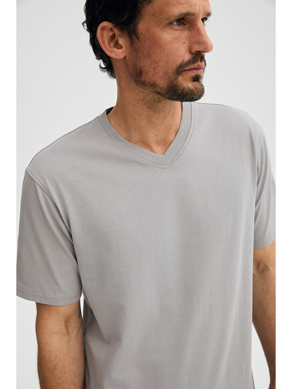 Gri ALMERI Erkek %100 Pamuk Yumuşak Kumaşlı V Yakalı GRİ T-Shirt-2